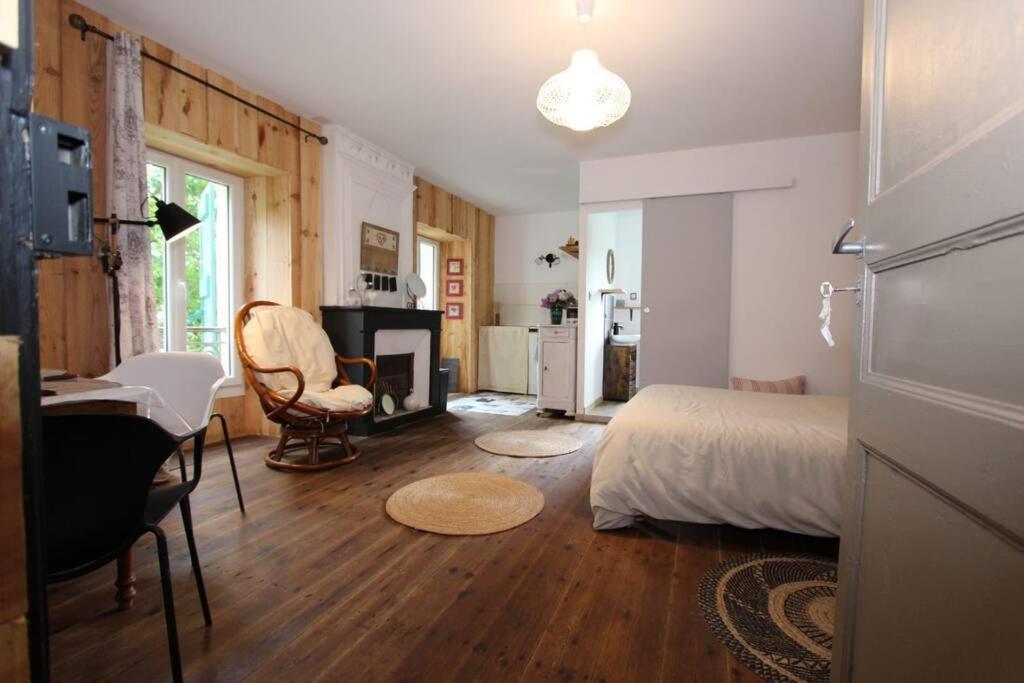 Appartement Charmant Studio Avec Jardin A La Campagne Sur Le Chemin De Saint Jacques De Compostelle à Lauzerte Extérieur photo
